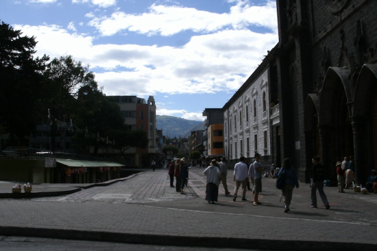 town plaza in Bańos